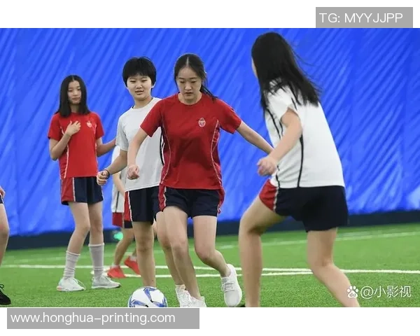 孙欣欣足球之路：从青涩少女到绿茵场上的璀璨明星